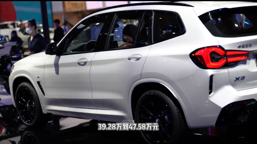 宝马中期改款X3的立体尾灯和更大的双肾中网 你爱吗？