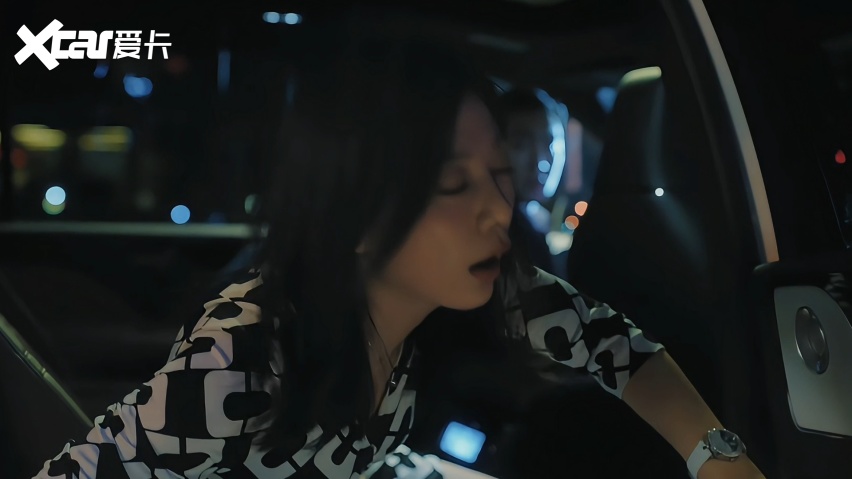 《亦舞之城》女主喝醉,把豪华SUV认成网约车