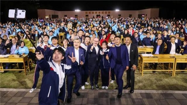 履行中国市场承诺 奔驰继续走向不凡之路