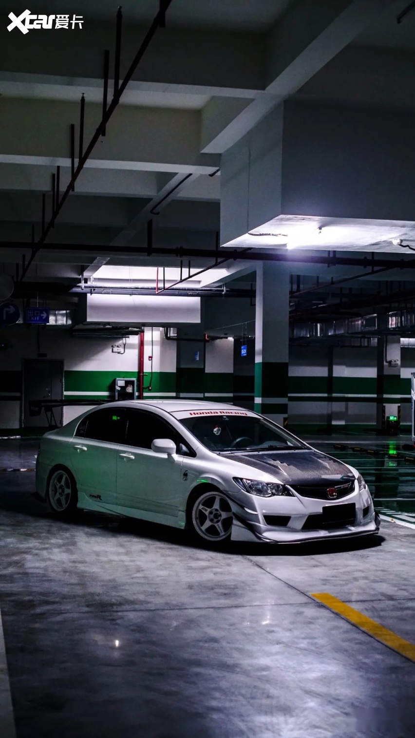 妹子打造的战斗风本田思铭,这不得迷倒一片男车友?-爱卡汽车爱咖号