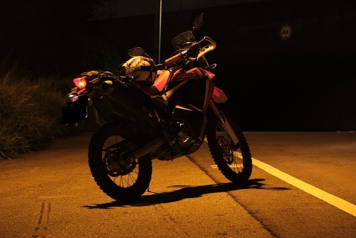 越野穿行轻便才是硬道理，本田CRF250拉力车骑行体验