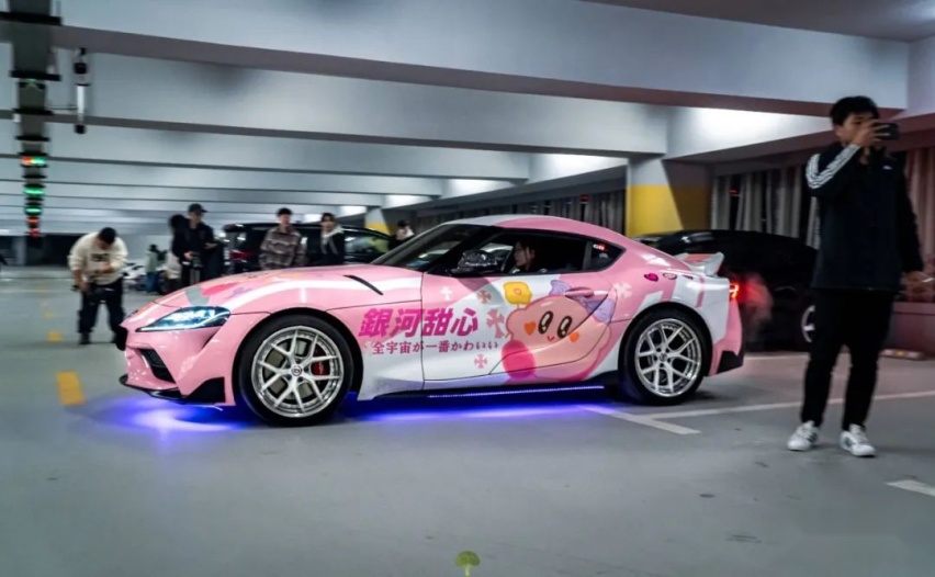 漂亮小姐姐的粉嫩丰田Supra，男车友们看到流口水