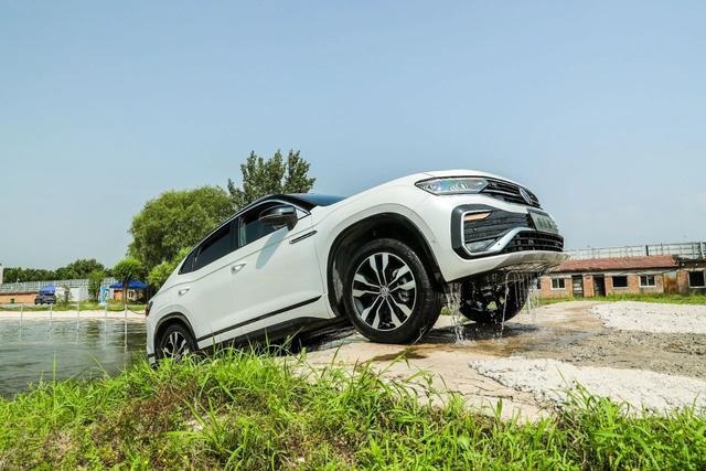 既然叫我轿跑SUV，那就露两手给你看看｜一汽-大众探岳X