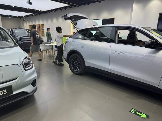 试驾零跑C10 中型SUV12.88万起 更多升级更多诚意