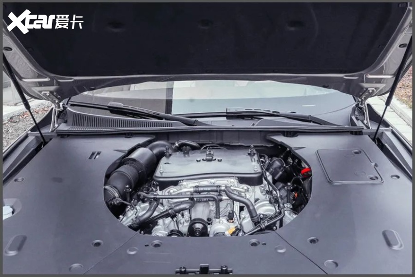 红旗h9动力方面,红旗h9提供2.0t 48v轻混系统与3.0t v6动力供选择.