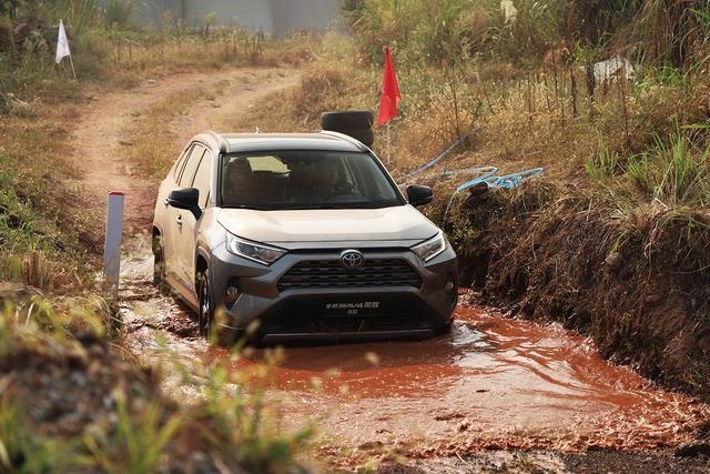 它真敢要CR-V的命吗？全新丰田RAV4荣放实际蜕变有多少