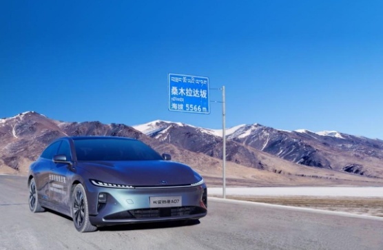长安启源A07搭载数智AI电驱登顶吉尼斯世界纪录！