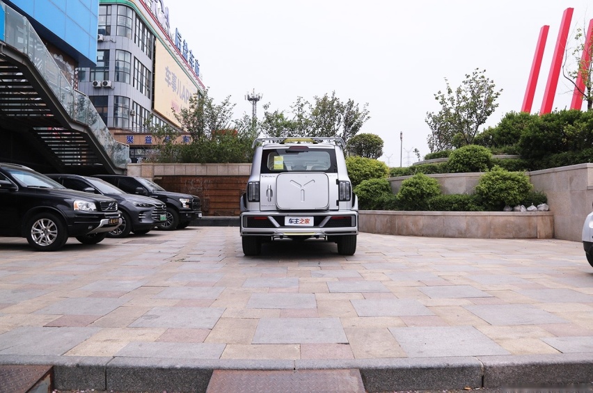 它凭什么卖的这么好？新一代理财产品？实拍赛博坦克300！
