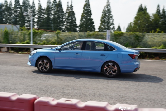 这辆十万轿车8.3秒加速要干翻思域？