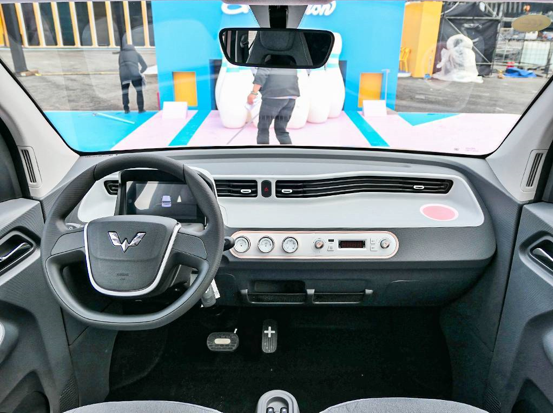 对比五菱宏光MINI，凌宝BOX值得购买吗？