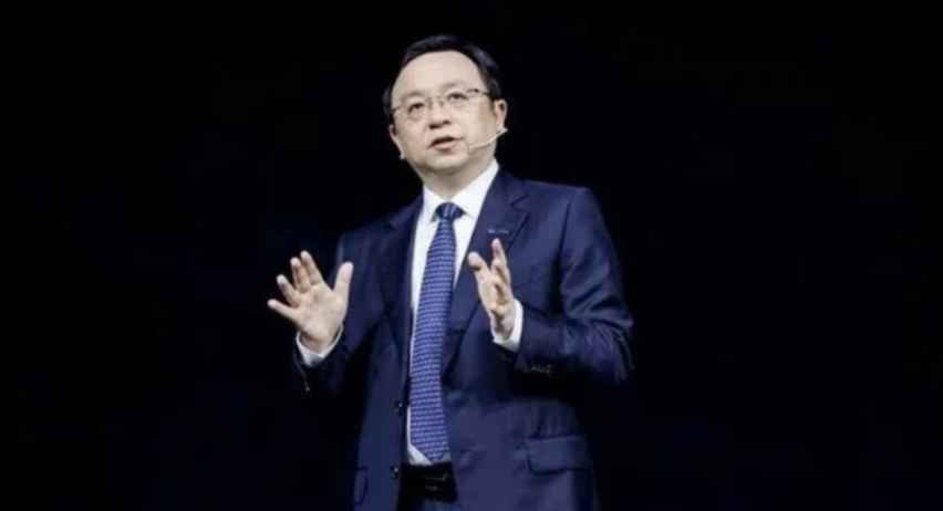 新能源汽车渗透率双破50%，中国车市“攻守易型”