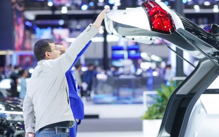 9.98万的中型插混SUV！蓝电E5成2023广州车展最大看点