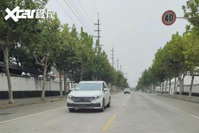 不买GL8就等它！大众全新MPV亮相，比奥德赛大气，搭2.0T高功引擎