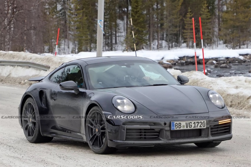 车尾设计更加夸张 全新保时捷911 Turbo谍照曝光