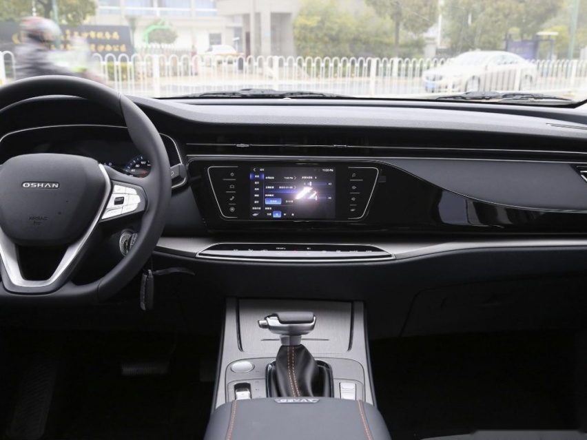 颜值、空间、科技一个都不能少的SUV，长安欧尚X7购车手册