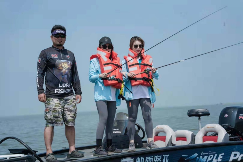 三把锁+坦克掉头 价格还实惠！难怪这车能占据该级别一半销量