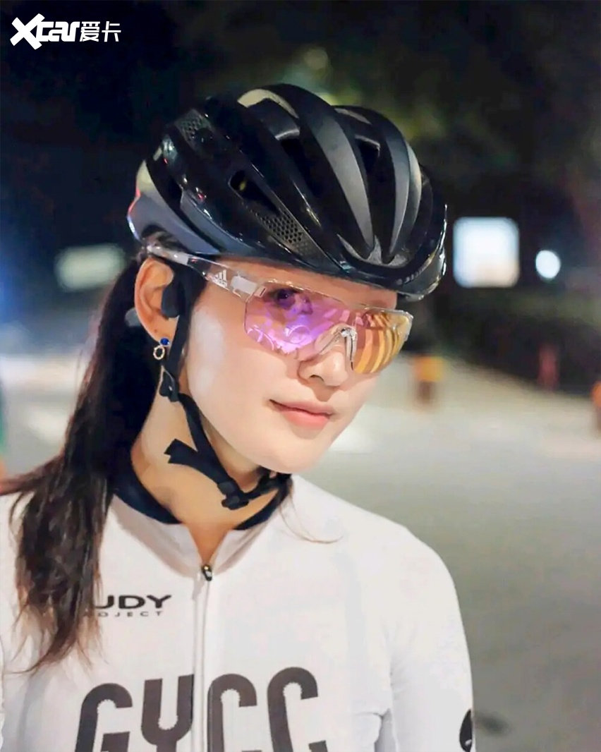 自行车应该怎么选?美女骑行蹿红爆火致frw土拨鼠梅花一车难求