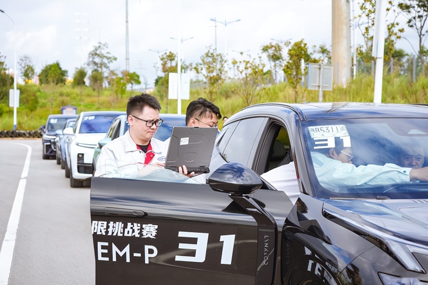 超级实力，领克08 EM-P获2023混合动力汽车极限挑战赛双料冠军