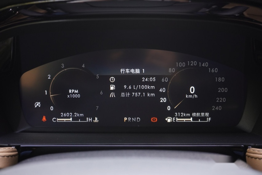 全系标配2.0T+8AT 主打舒适风格！全新林肯冒险家试驾