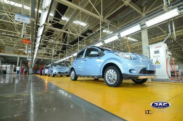 短途代步首选！续航可达310km，试驾江淮iEV6E青春版售6.55万元起