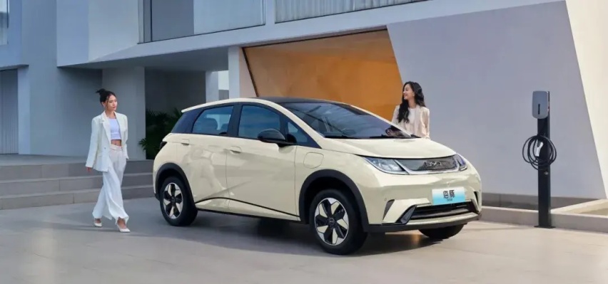 那些承载家庭的小型油车，为什么都破产了？