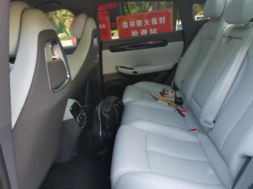 试驾零跑 C01 525 舒享版：领略空间优势和舒适驾控之美