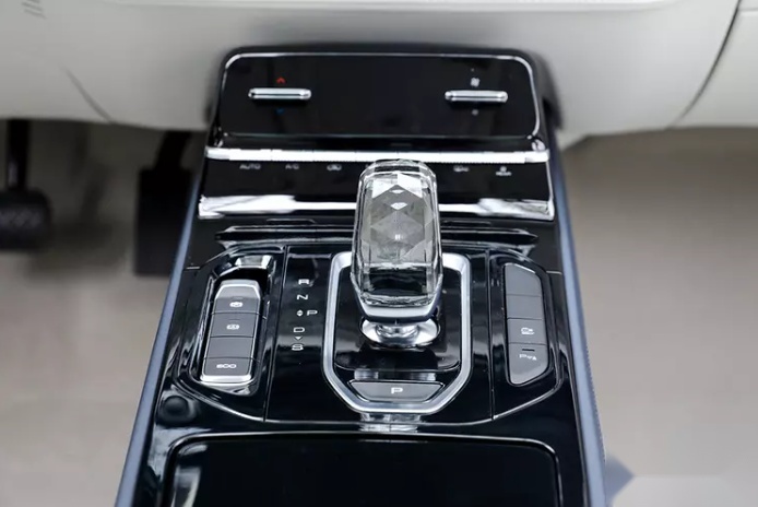 2.0L+混动 每公里3毛9，五菱凯捷铂金版 12月中旬上市 15万入