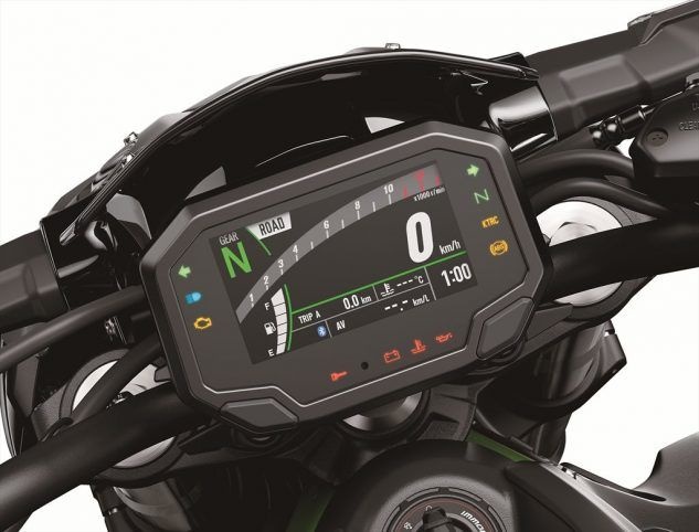 MT-09/Z900/STREET TRIPLE RS对比