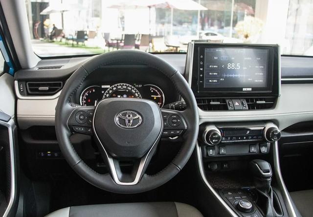 异味大、风噪明显、发动机异响，车主真实评价全新RAV4荣放