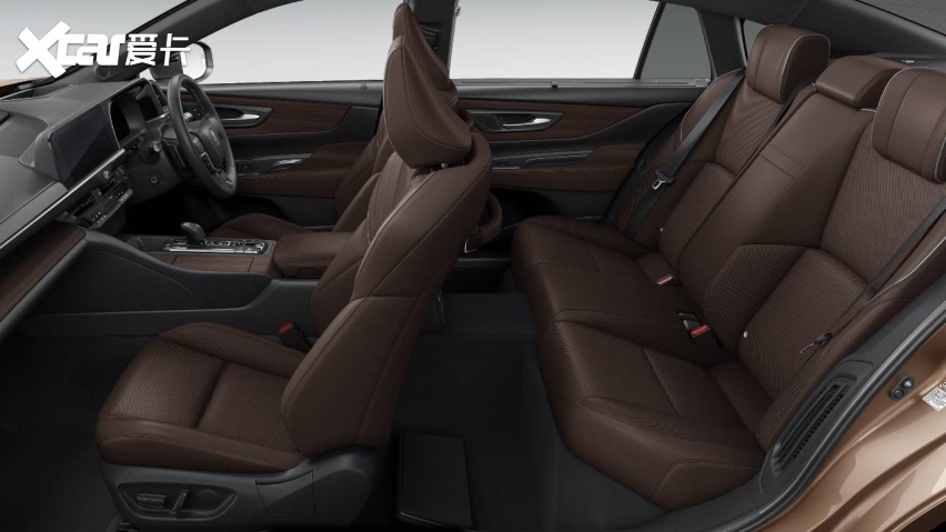 内饰部分,基本延续了新皇冠家族的设计,配备双 12.