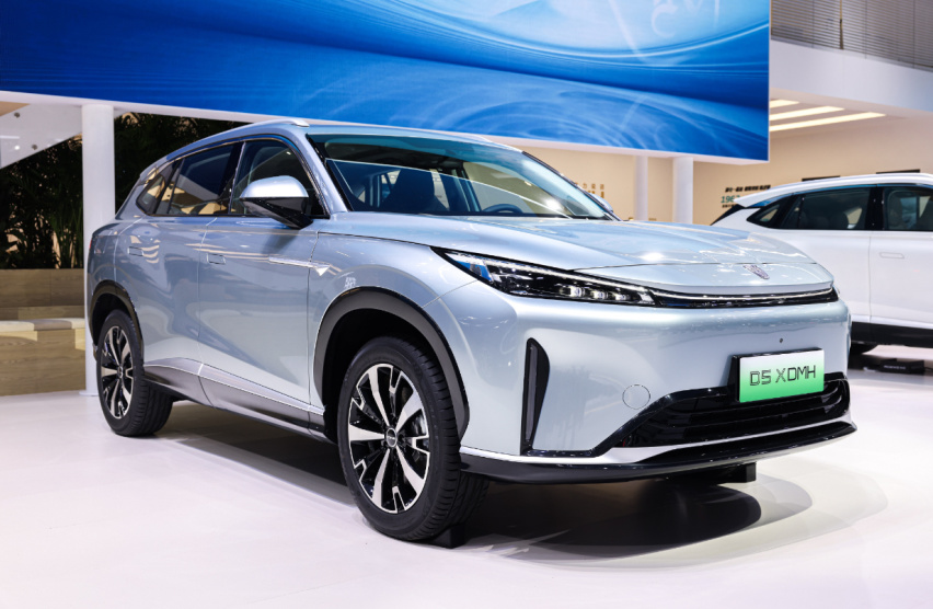 号称“12万级最强混动SUV”荣威D5X DMH预售 开启N种生活方式