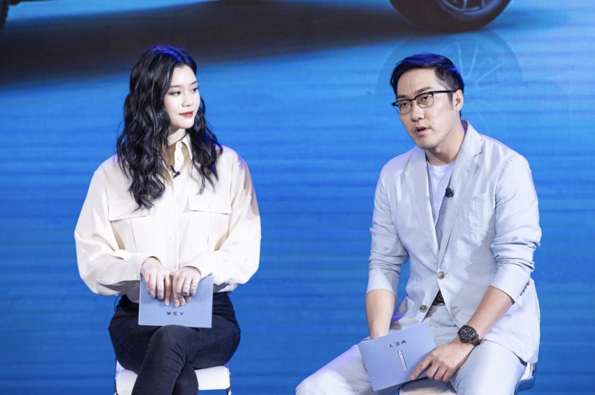 奚梦瑶口中的“最强大脑”，WEY摩卡究竟有多强？