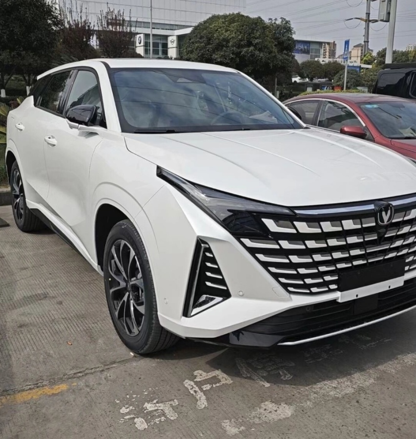 长安UNI-Z实车到店，大过宋PLUS DM-i，油耗5.15L