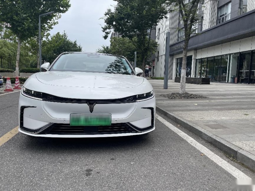 半个月2000公里，岚图追光车主直言，这款车太好开了