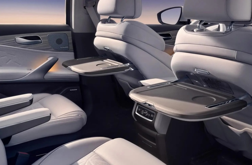 腾势N8正式发布 中型SUV 对标理想L8就看价格