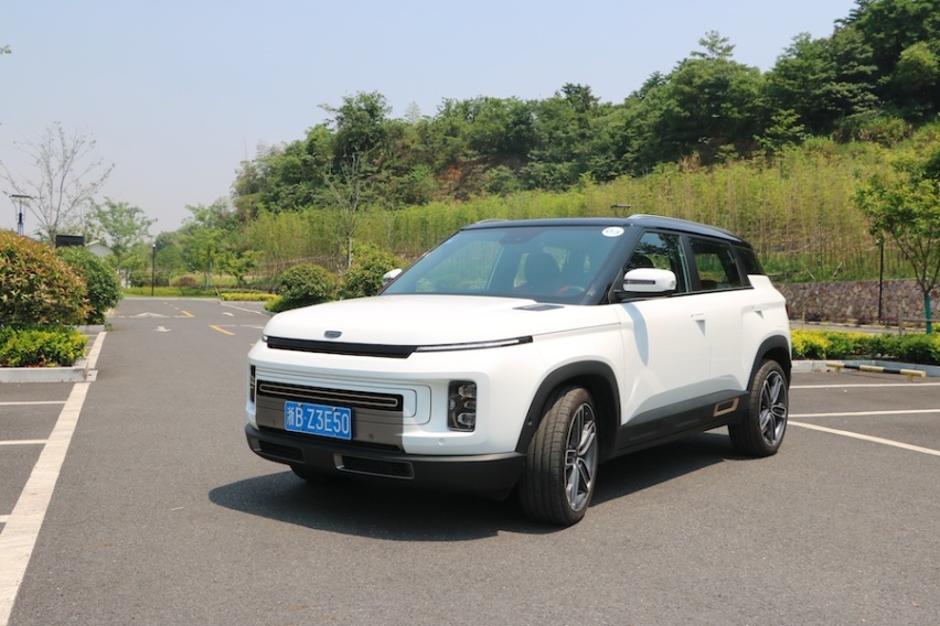 让“后浪”最接近科技前沿的SUV，试驾吉利ICON