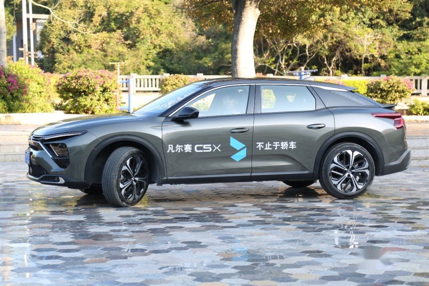 定单破一万台，法系车都像凡尔赛C5X这样，还愁没销量？