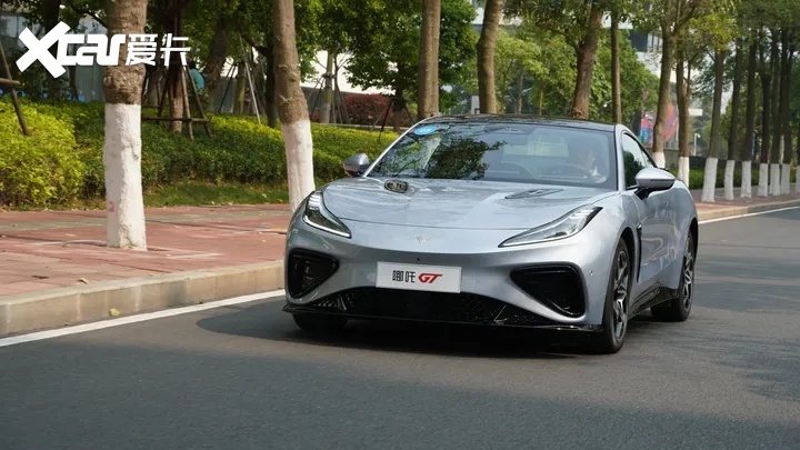 试驾官丨评测哪吒GT，18万不到的“国民跑车”！