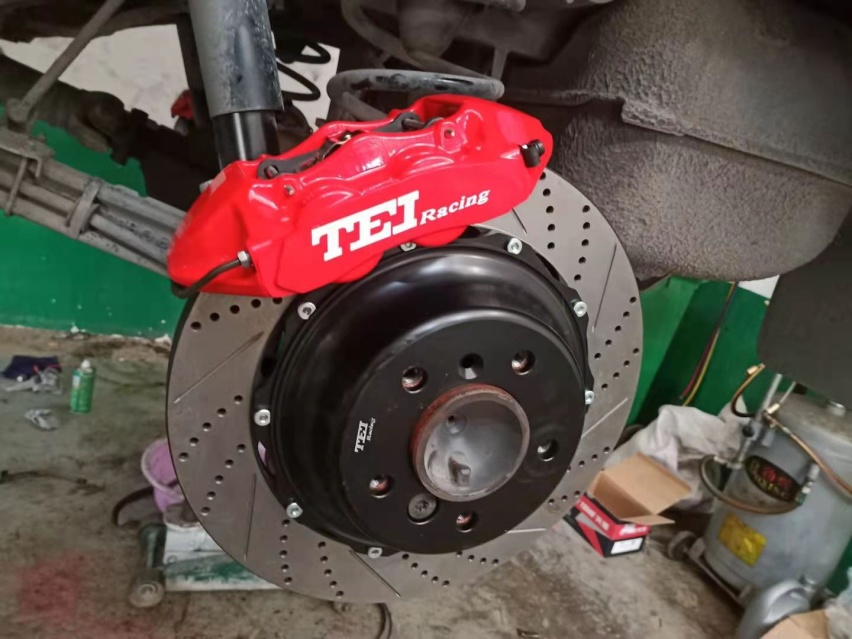 奔驰G350升级TEI Racing竞技版高性能刹车改装案例