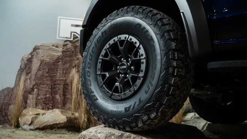 没有传说的V8，福特发布第三代F-150猛禽，后悬架变化最大