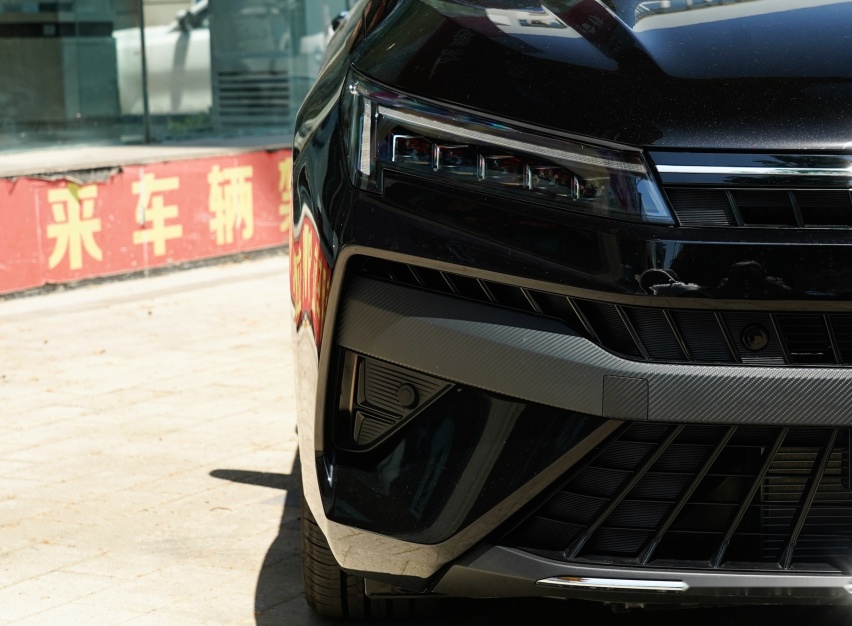 轴距2770mm，手动自动任选，江淮A5 PLUS值不值得开回家？
