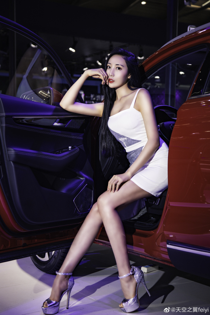 又一次西安五一车展，美图豪车美女欣赏