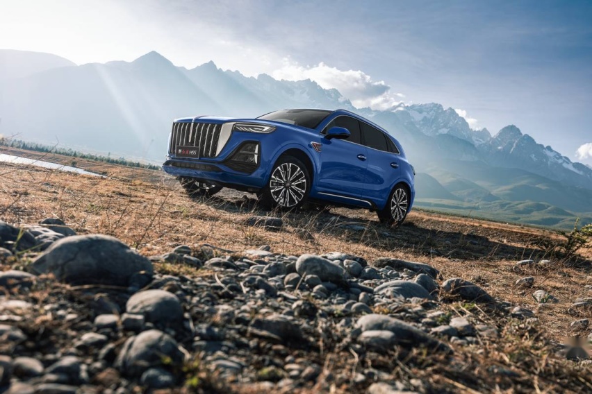 B级豪华SUV 售价18.38万元起 新红旗HS5长春马拉松上市