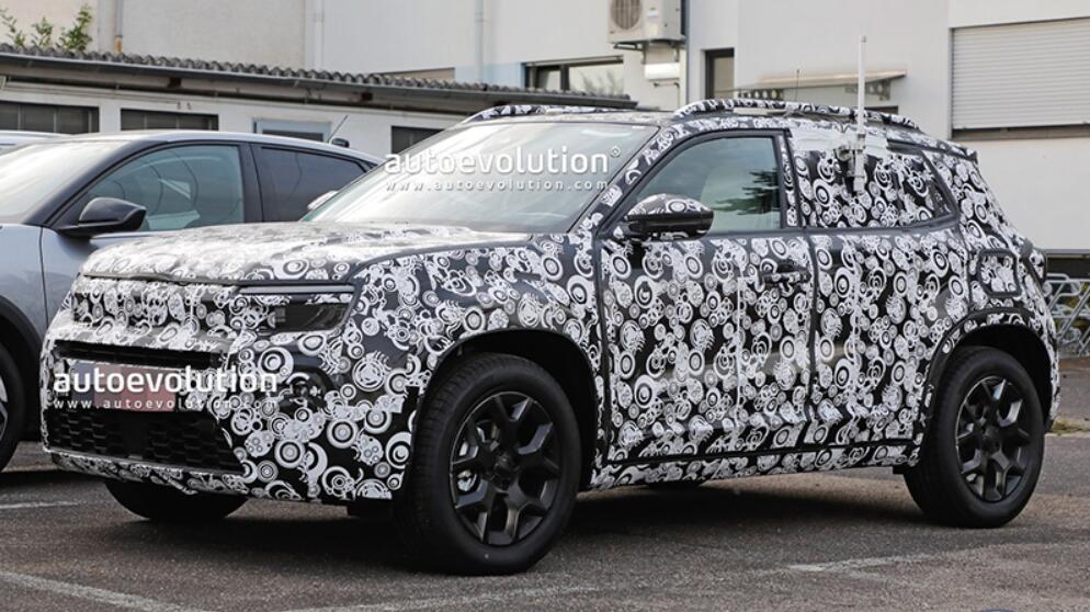 ���ɂb���С�ܣ�11�����࣬Jeepȫ��С�Ϳ��SUVՙ���ع�