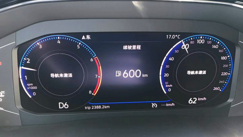 后排空间堪称同级最大，轴距将近3米 试驾上汽大众途昂X