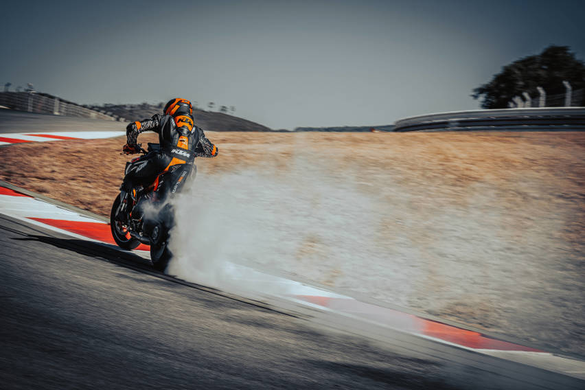 野兽入侵，注意！2023 KTM 1290 SUPER DUKE RR