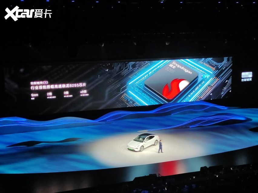 鲨疯了！银河E8 17.58万元正式上市，车友：现在就退订汉EV