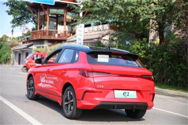 一线城市打拼的年轻人想买车？看看这三款纯电动车，最低不到6万