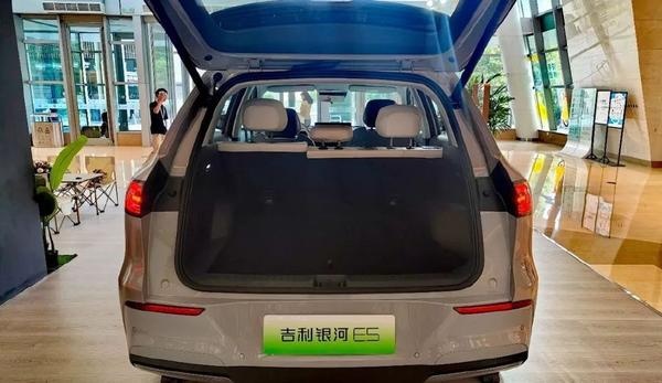 强势入局！吉利银河E5能否成为A级纯电SUV新标杆？
