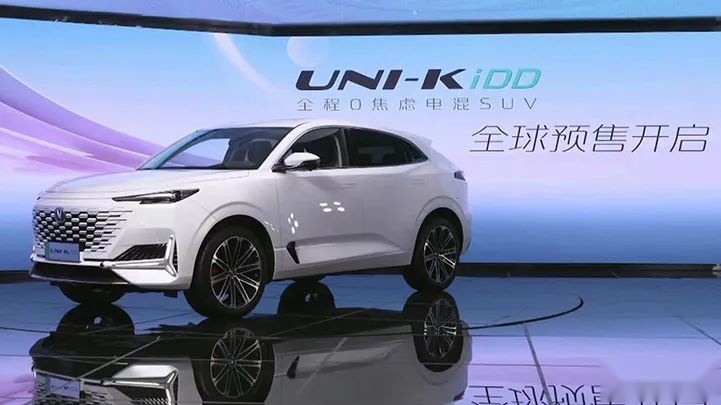 也是一箱油超1000公里的选手，长安UNI-K iDD开启预售
